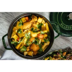 Staub Cocotte 24 Cm, Rund, Basilikum-Grün, Gusseisen 6 Staub Cocotte 24 Cm, Rund, Basilikum-Grün, Gusseisen -Heimische Küche Verkäufe 000019329