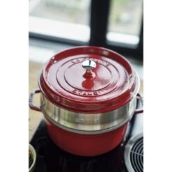 Staub Cocotte Mit Dämpfeinsatz 26 Cm, Rund, Kirsch-Rot, Gusseisen -Heimische Küche Verkäufe 424418877