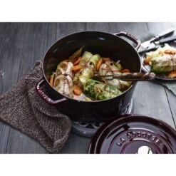 Staub Cocotte 24 Cm, Rund, Grenadine-Rot, Gusseisen -Heimische Küche Verkäufe 424424330