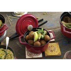 Staub Cocotte 22 Cm, Rund, Kirsch-Rot, Gusseisen -Heimische Küche Verkäufe 750032472